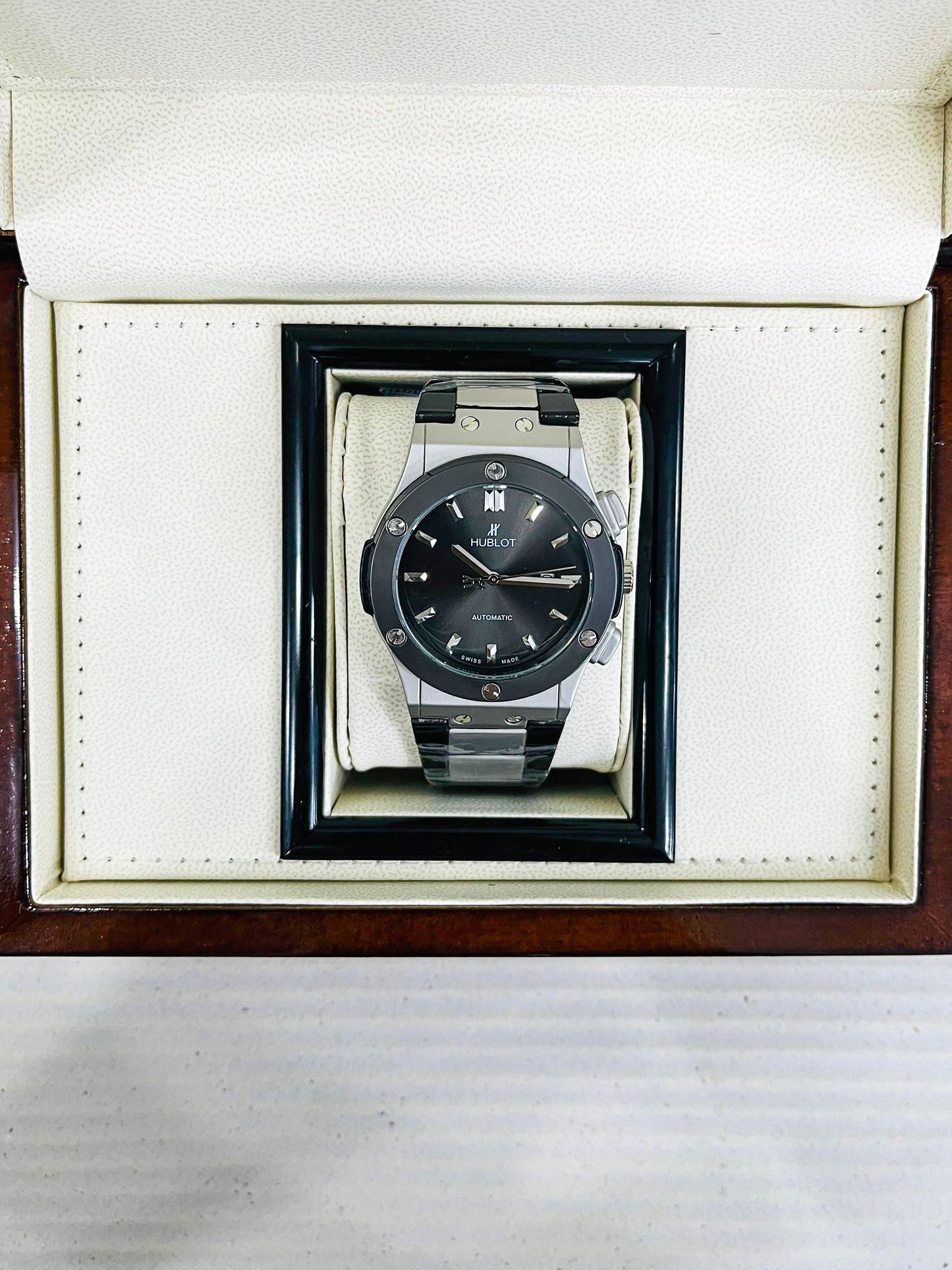 Imperial Swiss Quartz Silver Dial Stainless Steel Men’s Classic Watch