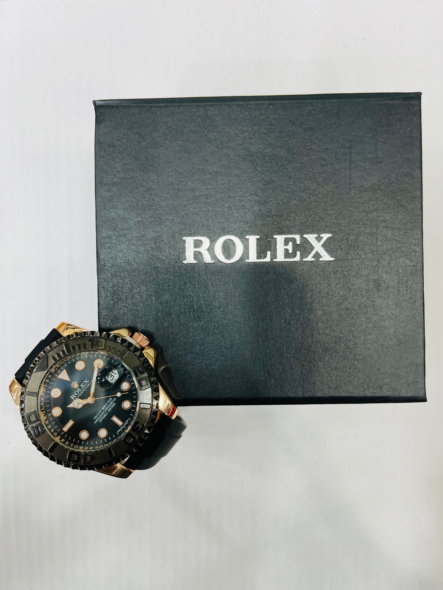 Luxury Black Dial Sports Watch | Men’s Waterproof Analog Wristwatch with Rubber Strap