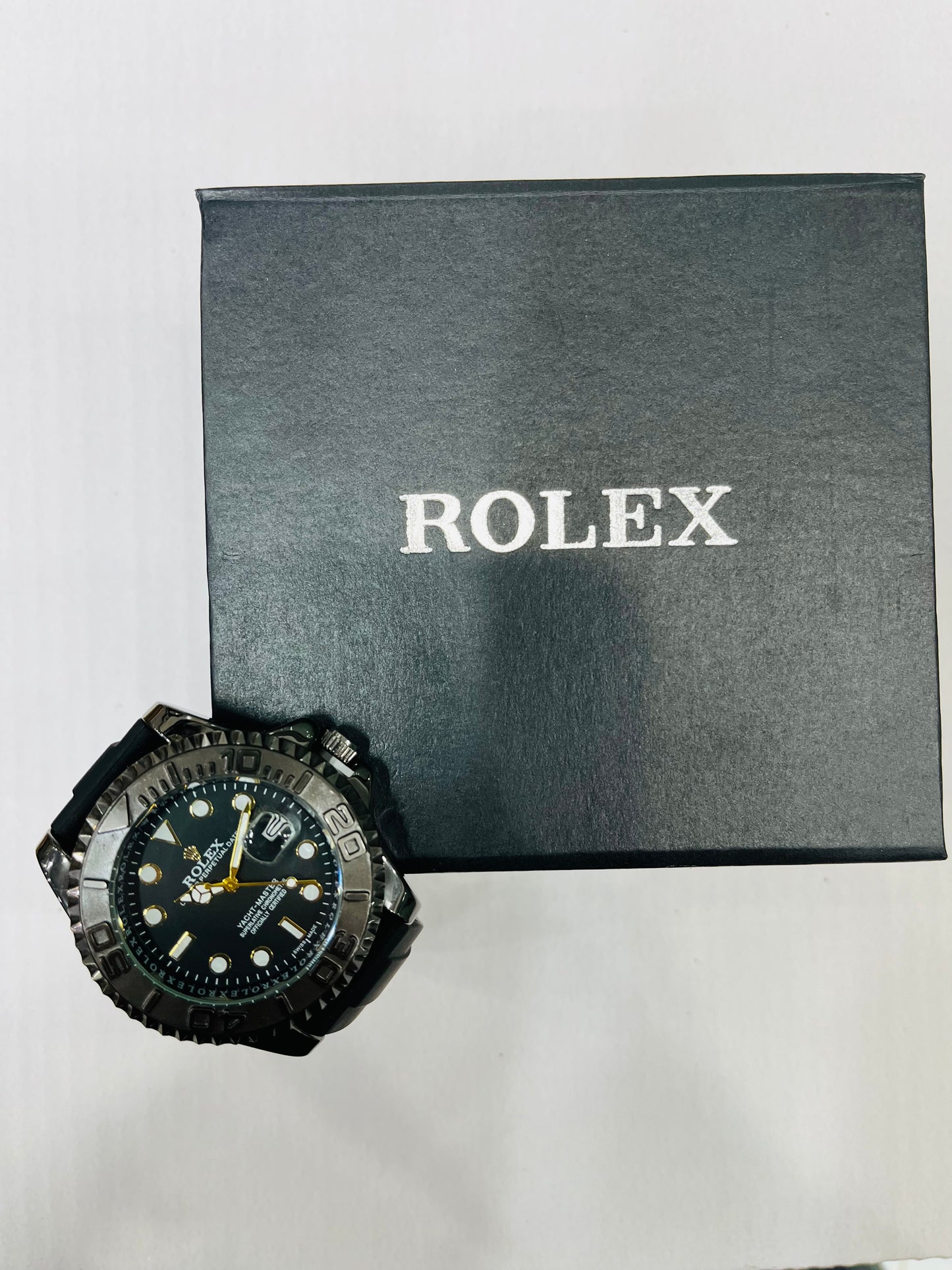 Luxury Black Dial Sports Watch | Men’s Waterproof Analog Wristwatch with Rubber Strap