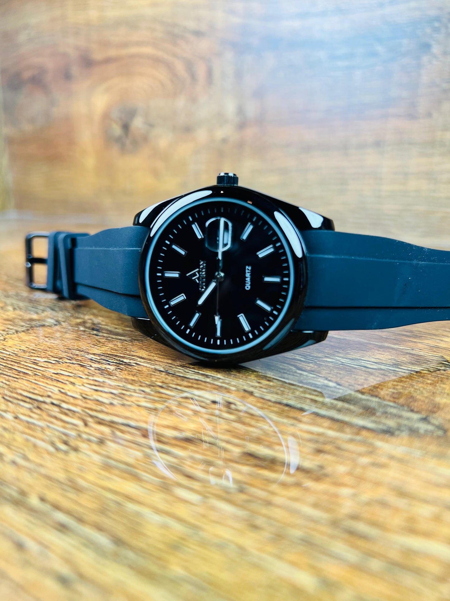 All Black Minimalist Quartz Men’s Watch – Sleek & Modern Rubber Strap Design | ShahzadaWatches.pk