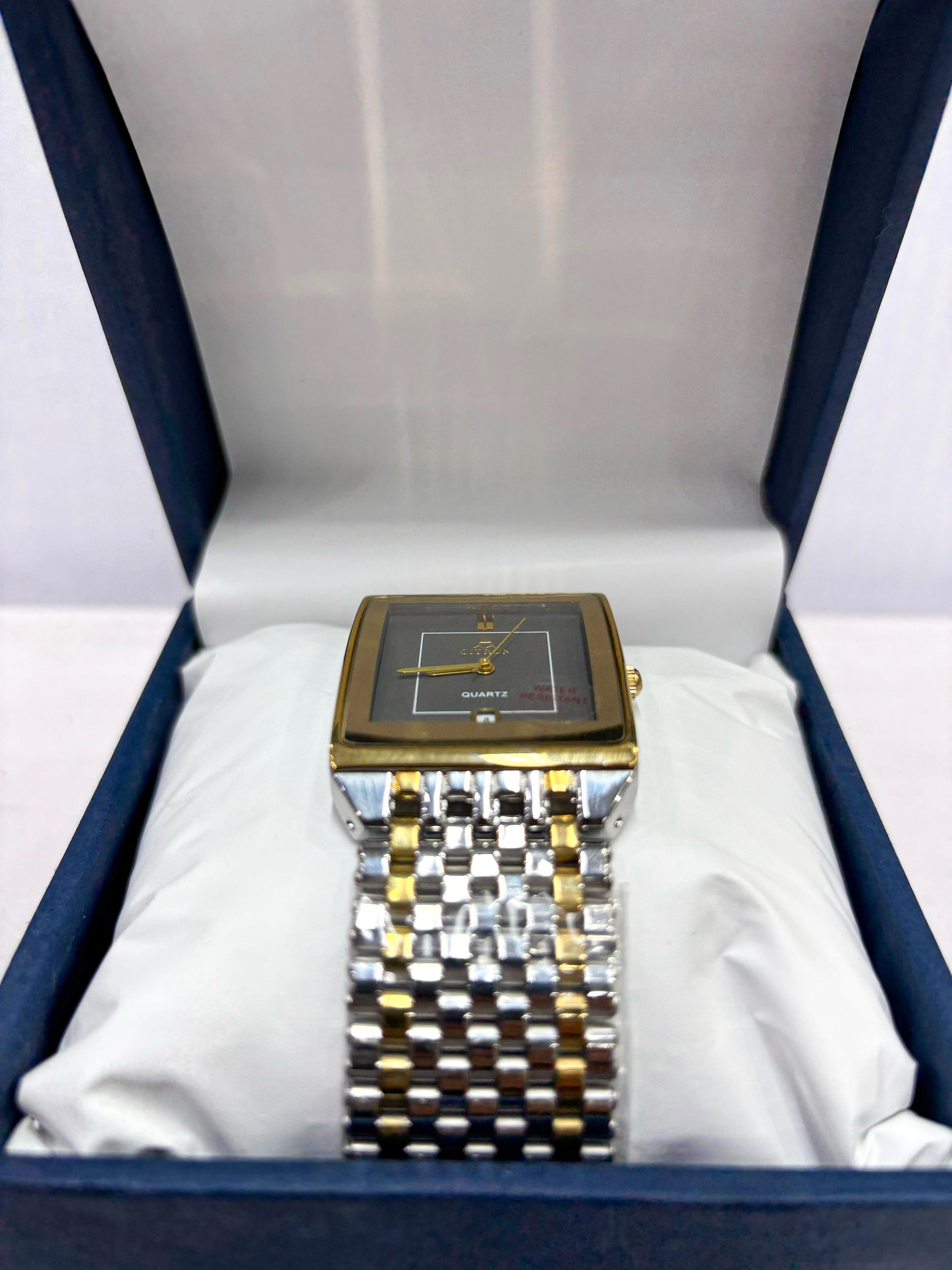 Men’s Two-Tone Rectangular Quartz Watch – Premium Business Wristwatch