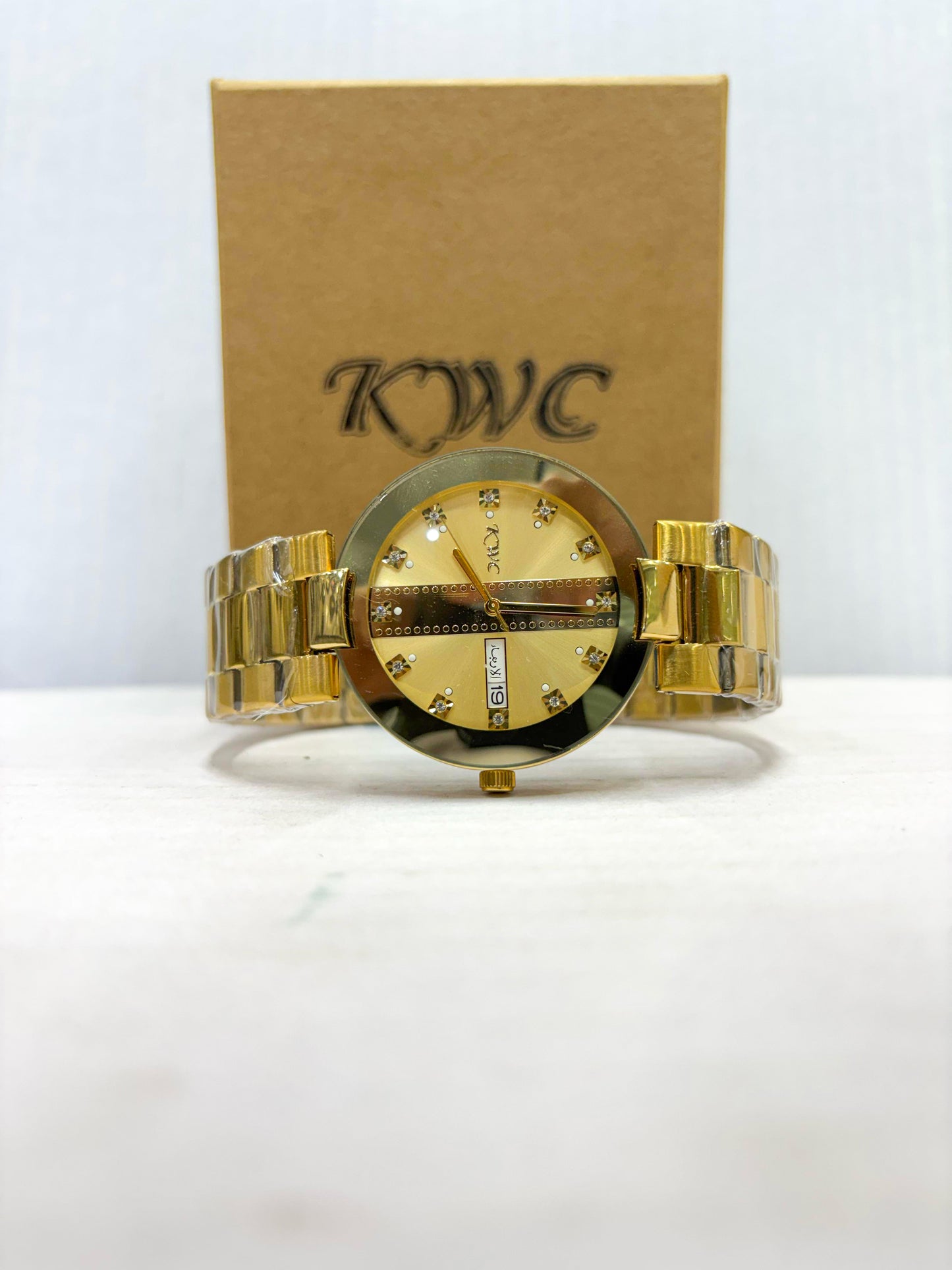 Men’s Luxury Gold & Silver Stainless Steel Analog Quartz Watch with Day & Date Display