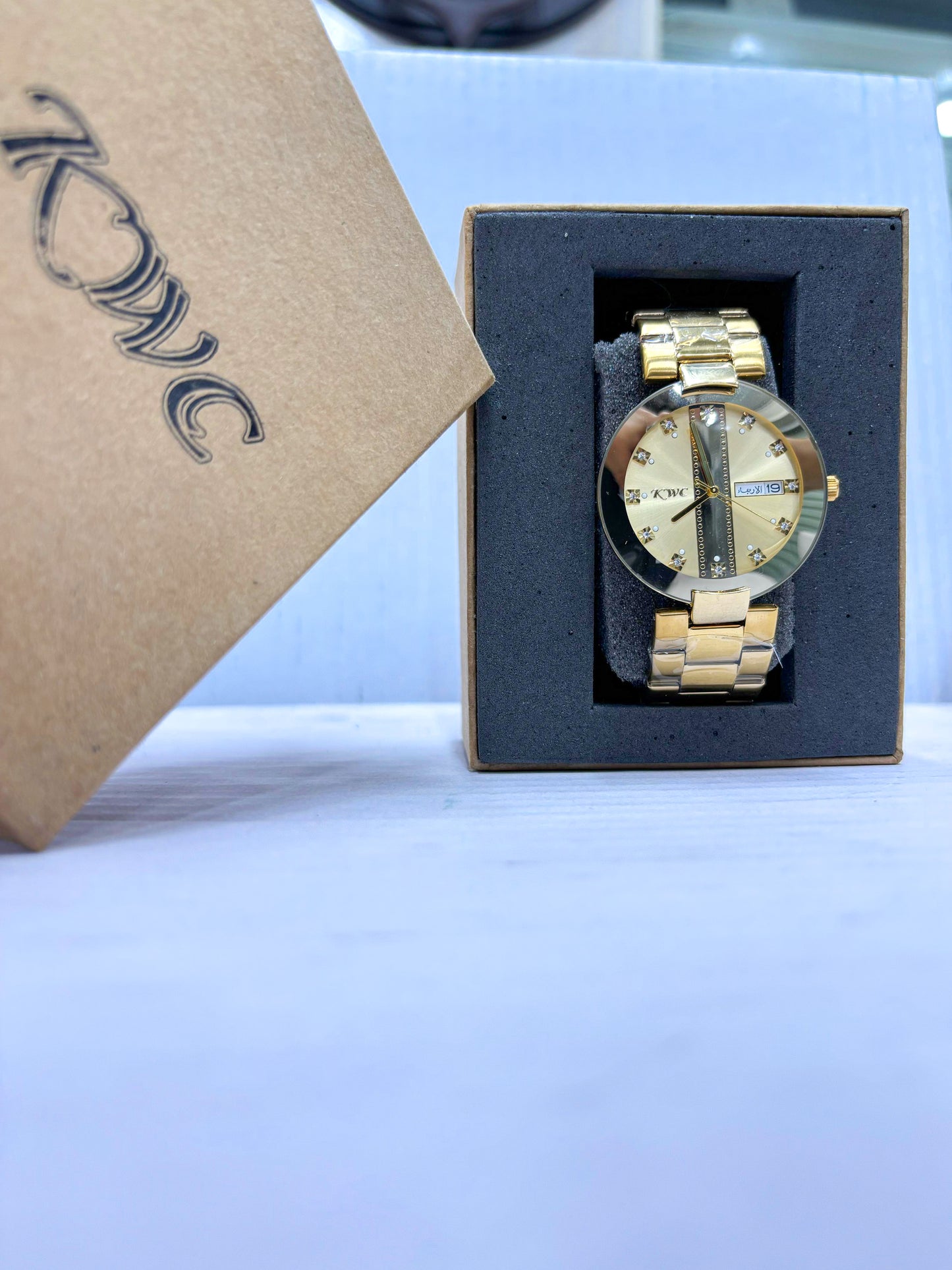 Men’s Luxury Gold & Silver Stainless Steel Analog Quartz Watch with Day & Date Display