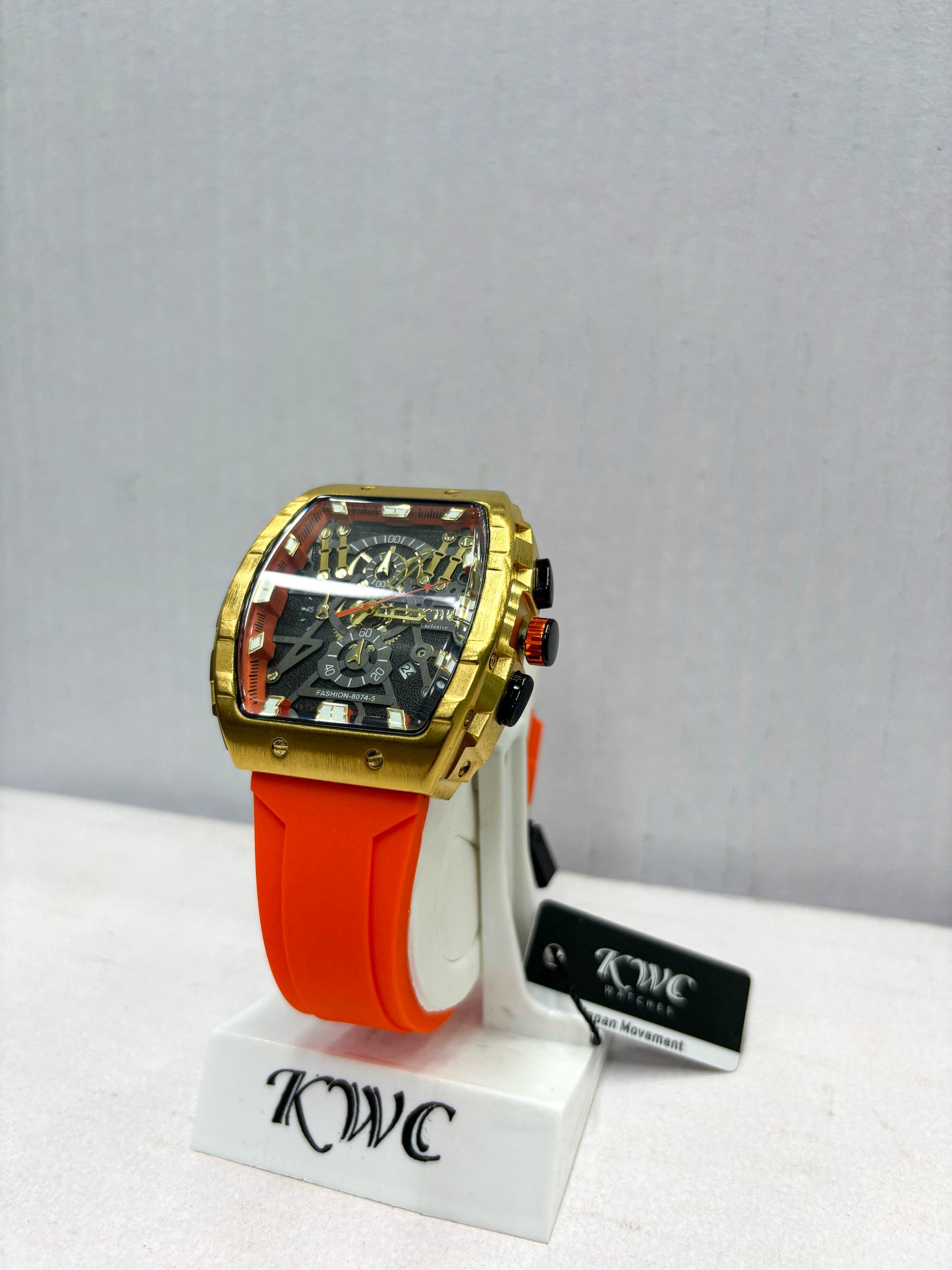 Luxury Gold-Tone Sporty Quartz Watch in Four Premium Colors – Men’s Premium Timepiece