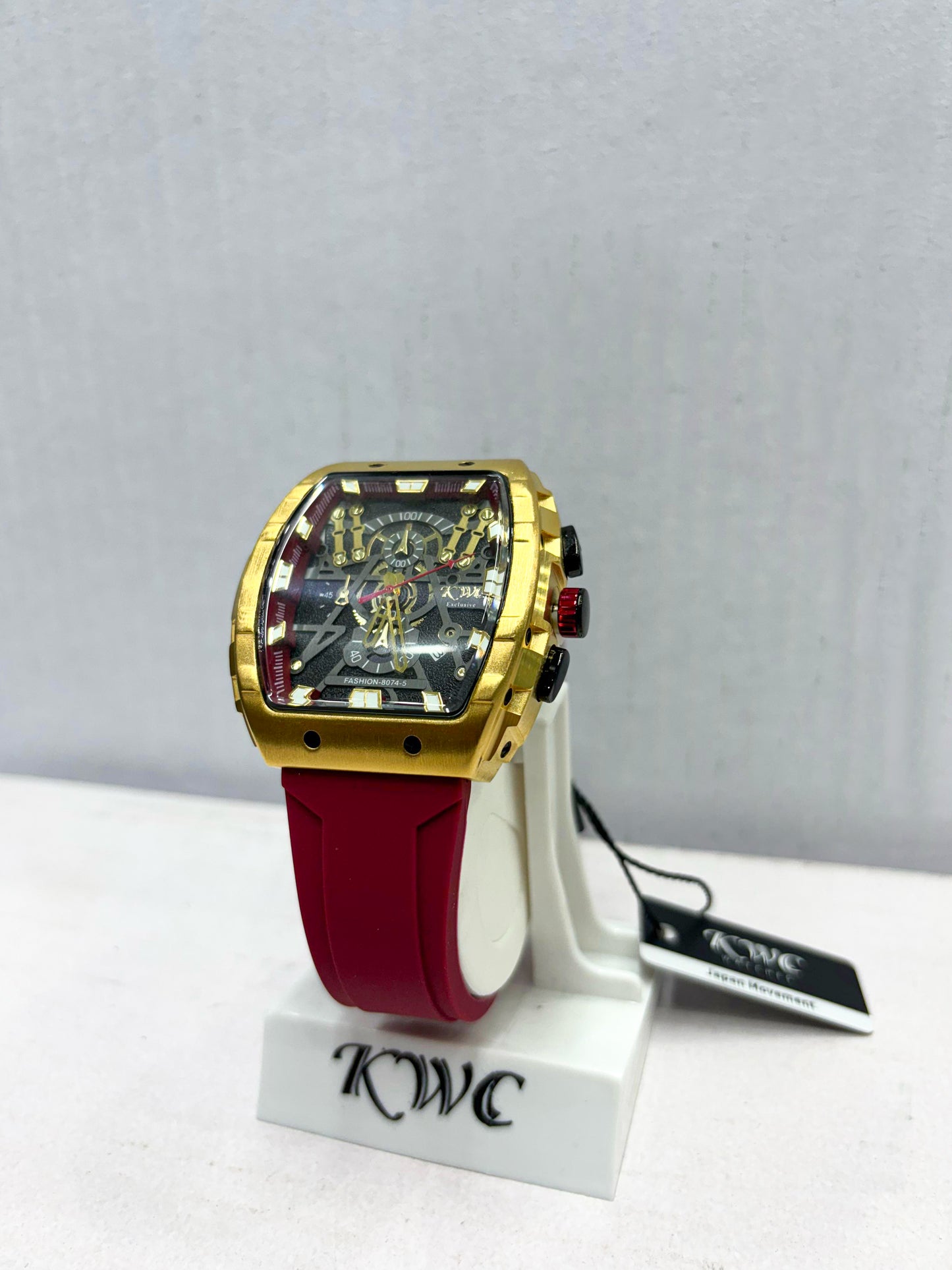 Luxury Gold-Tone Sporty Quartz Watch in Four Premium Colors – Men’s Premium Timepiece