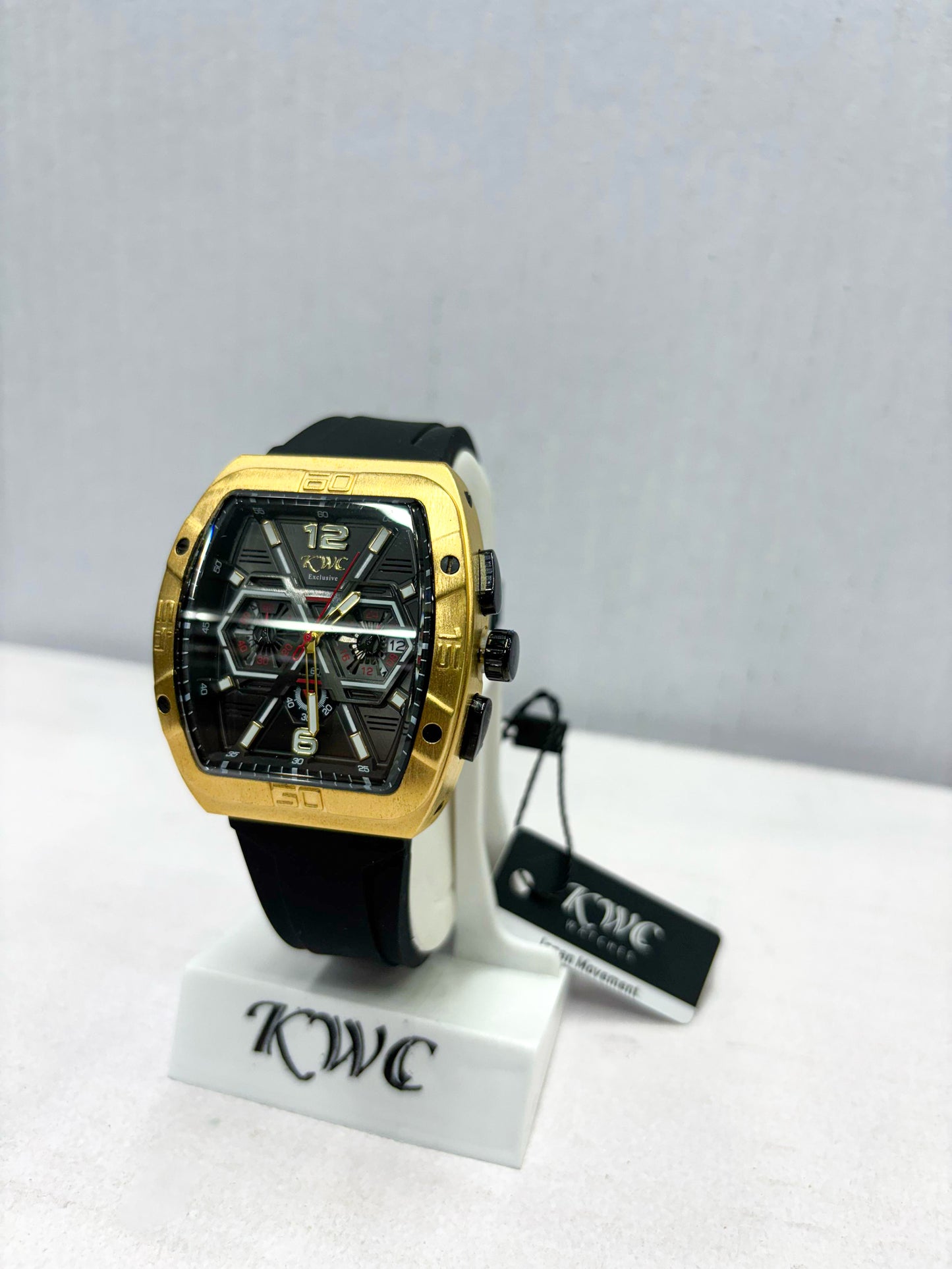 Luxury Gold-Tone Sporty Quartz Watch in Four Premium Colors – Men’s Premium Timepiece