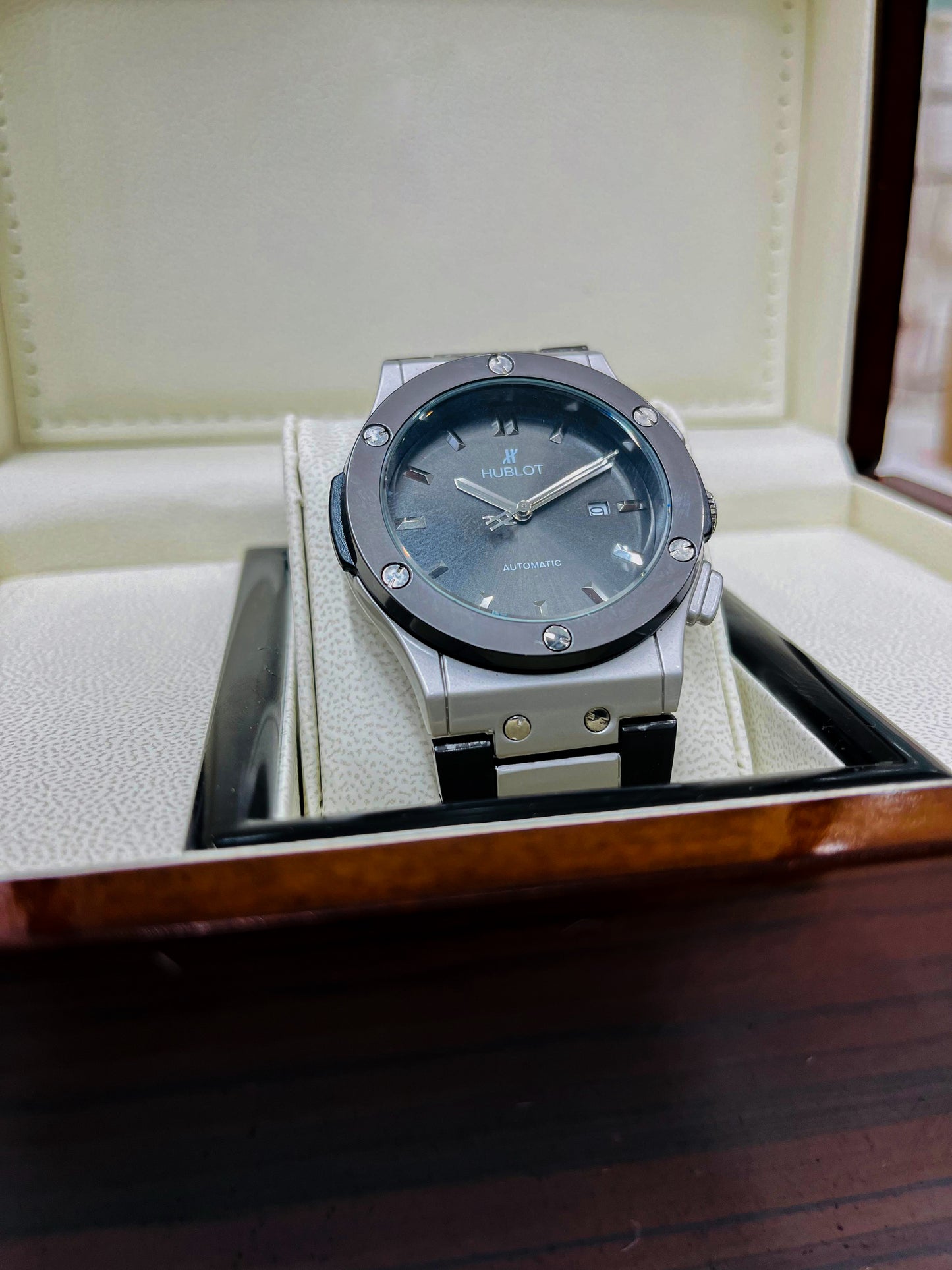 Imperial Swiss Quartz Silver Dial Stainless Steel Men’s Classic Watch